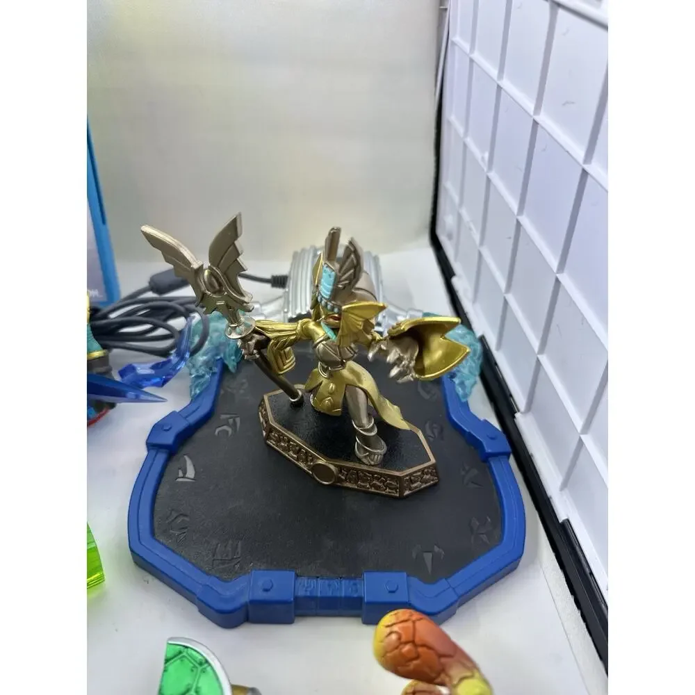 Skylanders Swap Force Wii U Mix lot Game w Portal and Figures